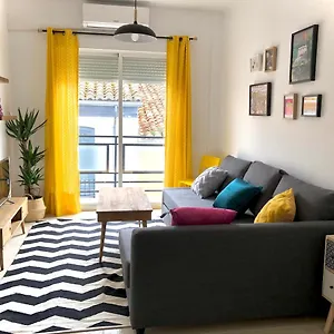 https://apartamentos-cruz-granada.es-andalucia.com